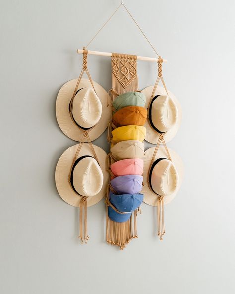 🧢 If you're looking for the perfect gift for that special man in your life, we have something unique and thoughtful that he'll love. Our Boho Hat Storage solution is not just practical but also adds a touch of style to any room. These Wall Hat Hangers are designed with care and crafted from beautiful macrame, making them both functional and decorative. 🧢 👉 Check out more at https://beandaikon.etsy.com/listing/1712466410 or contact us directly! 🎩 #artisanmade #macramedecor #bohemiandecor #ar... Diy Hat Holder, Macrame Decor Ideas, Diy Macrame Plant Hanger Pattern, Macrame Making, Hat Hangers, Wall Hats, Macrame Plant Hanger Patterns, Christmas Gifts To Make, Diy Macrame Plant Hanger