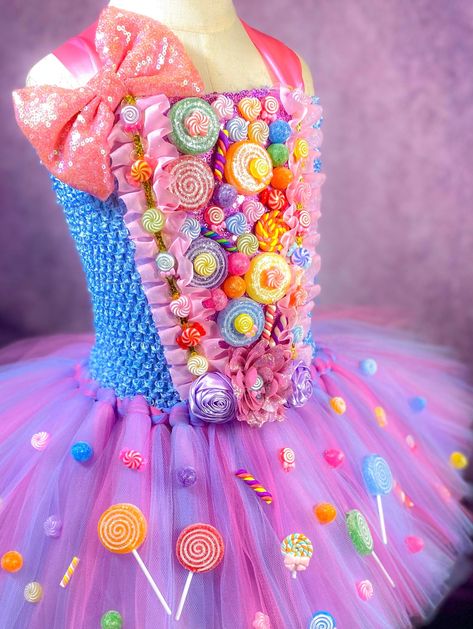 Candy Dress Costume, Candy Custome Ideas, Candy Land Custom Outfit, Womens Candyland Costume, Candy Land Costumes, Dti Candyland Coutoure, Candy Photoshoot, Candy Dress, Candy Costumes