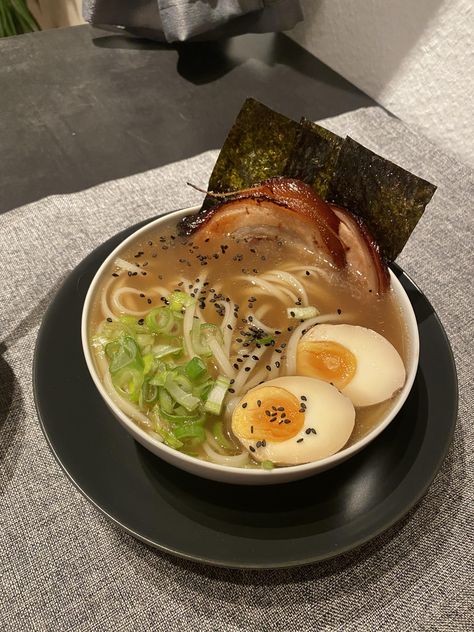 Ramen Homemade, Strawberry Business, Tonkatsu Ramen, Ramen Food, Cream Photos, Dessert Pictures, Dinner Wedding, Gluten Free Cooking, Kitchen Inspo