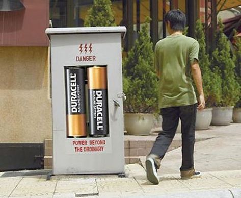 Duracell guerrilla ad - location: Malaysia Duracell Ads, Guerrilla Advertising, Out Of Home Advertising, Magazine Web Design, Procter And Gamble, Guerrilla Marketing, Good Advertisements, Publicidad Creativa, Marketing Photos