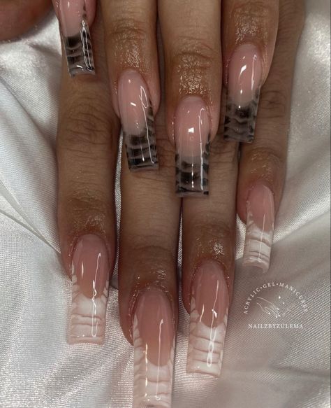 Clear Acrylic Nails Y2k, Brown French Tip Acrylic Nails Square, Streetwear Nails Designs, Long Brown Square Acrylic Nails, Long Square Acrylic Nails Brown French Tip, Neutral French Tip Nails, Acrylic Nail Designs Square Long Brown, Kardashian Nails, Tapered Square Nails