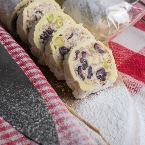 Chocolate Salami, Cranberry White Chocolate, Chocolate Pistachio, White Chocolate Cranberry, Meat Free, Cute Food, Pistachio, White Chocolate, For Friends