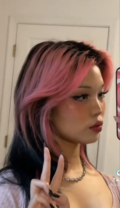 Dyed Hair Pink And Black, Pink And Black Hair Aesthetic, Pink Tinted Hair, Black And Pink Hair Short, Pink Skunk Hair, Pink Highlights In Black Hair, Summer Hair Dye Ideas, Draculaura Hair, Hair Color Aesthetic