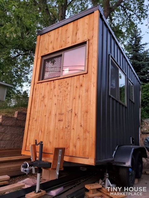 Micro Cabin On Wheels, Micro Cabin Interior, Cabin Trailer, Cabin On Wheels, Bar Trailer, Micro Cabin, Tiny House Talk, Micro Camper, Rv Homes