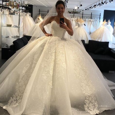 Lace Wedding Dress Sleeveless, Sleeveless Wedding Dresses, Wedding Dresses 2022, Lace Prom Gown, Puffy Wedding Dresses, Big Wedding Dresses, Princess Wedding Gown, Princess Bridal Gown, Sparkly Wedding Dress