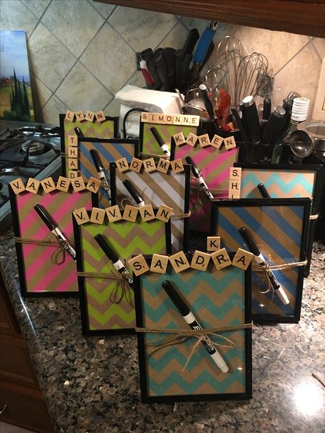 DIY gift for coworkers/staff. Total cost was $35.00! Christmas Gifts For Office Staff, Diy Coworker Gifts, Coworker Holiday Gifts, Diy Christmas Gifts For Coworkers, Gifts For Office Staff, Office Christmas Gifts, Inexpensive Christmas Gifts, Coworkers Christmas, Cheap Christmas Gifts