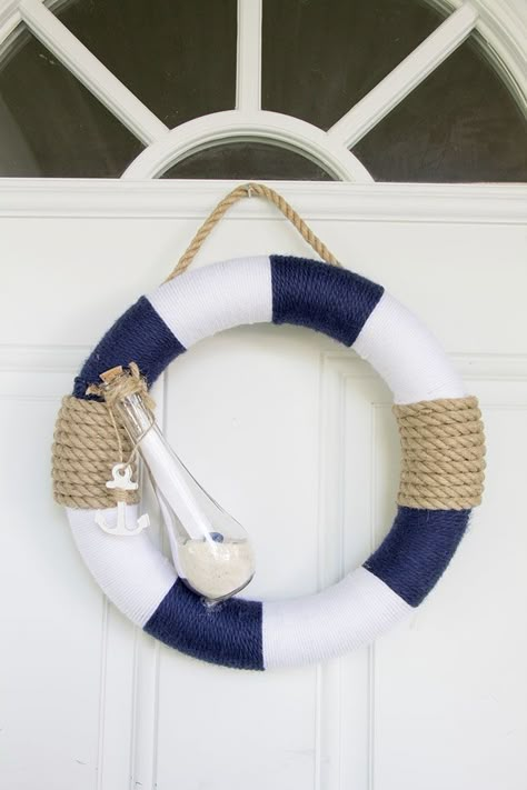 Deco Theme Marin, Deco Marine, Nautical Diy, Nautical Wreath, Seashell Wreath, Nautical Crafts, Life Preserver, Beach Wreath, Nautical Party