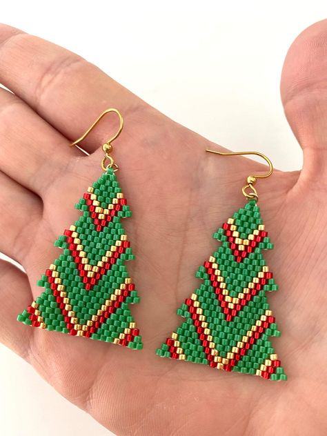 Beaded Elf Earrings, Christmas Beading Ideas, Christmas Seed Bead Earrings, Beaded Christmas Tree Earrings, Holiday Beaded Jewelry, Beaded Christmas Earrings, Christmas Beaded Earrings, Christmas Earings, Advent Ornaments