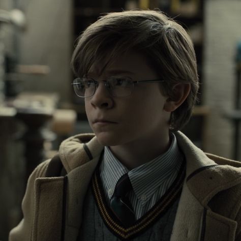 #theodoredecker #thegoldfinch Theodore Decker Icon, Theodore Decker, Oakes Fegley, Theo Decker, Boris Pavlikovsky, The Goldfinch, Film Ideas, All The Young Dudes, Group 2