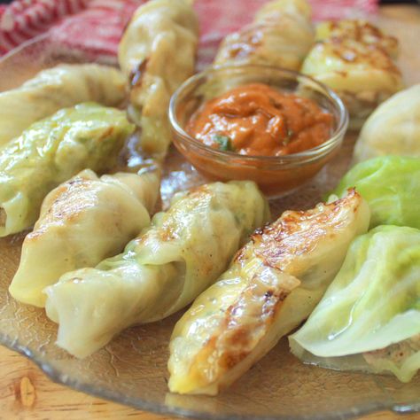 Dumplings Chicken, Keto Cabbage, Chayote Recipes, Asian Appetizers, Dim Sum Recipes, Chicken Dumplings, Chicken And Cabbage, Recipes For Two, Low Carb Dessert