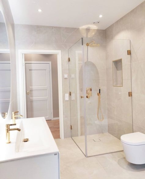 Bathroom With Two Windows, Neutral And Gold Bathroom, Small Bathroom Ideas Gold, Beige Gold Bathroom, Cream Gold Bathroom, Bathroom White And Gold, Ivory Bathroom Ideas, 1930s Bathroom Remodel, White And Gold Bathroom Ideas