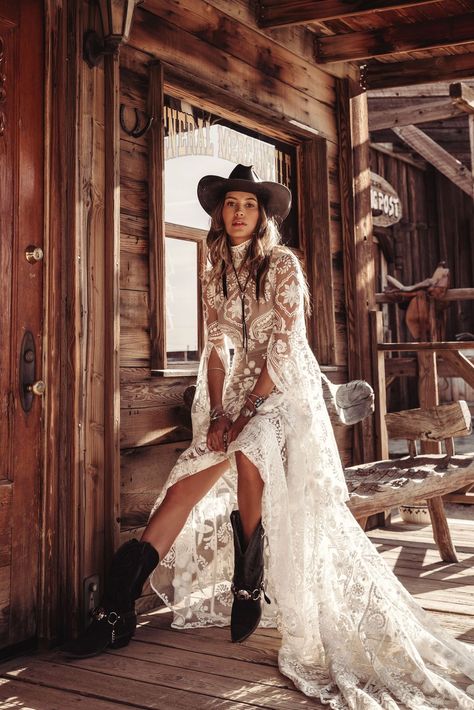 Rue De Seine Bridal, Look Boho Chic, Dreamy Wedding Dress, Long Sleeve Wedding Gowns, Western Wedding Dresses, High Neck Wedding Dress, Looks Country, Bohemian Bridal, Rustic Wedding Dresses