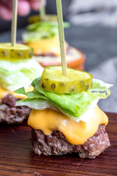 Bunless Burger, Bowl Party Food, Bite Size Appetizers, Resep Diet, Low Carb Snack, Low Carb Appetizers, Superbowl Party Food, Keto Brownies, Tater Tots