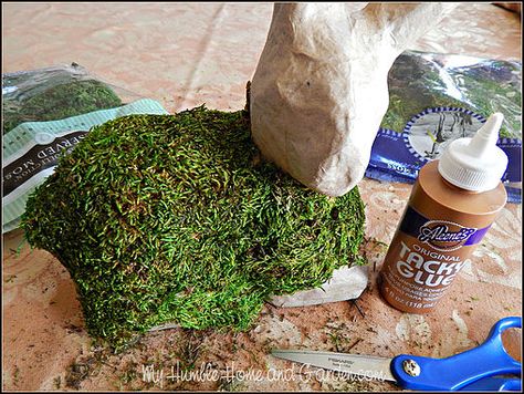 You can 'Easily Make This Perfect Moss Covered Easter Bunny Decoration!'   This DIY moss covered bunny project was an idea I saw on Topiary Diy, Diy Moss, Humble Home, Moss Covered, Fireplace Hearth, How To Craft, Easter Bunny Decorations, Cute Diy, Easter Crafts Diy