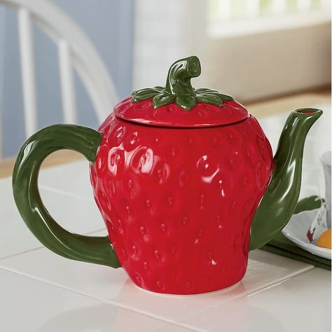 Strawberry Teapot Strawberry Kettle, Strawberry Teapot, Strawberry Table, Strawberry House, Strawberry Stuff, Strawberry Things, Vibrant Kitchen, Strawberry Decor, Strawberry Theme