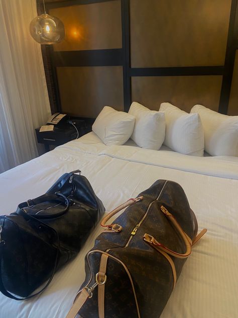 Louis Vuitton Duffle Bag Aesthetic, Lv Men Bag, White Bedding Aesthetic, Lv Duffle Bag, Louis Vuitton Duffle, Bedding Aesthetic, Louis Vuitton Duffle Bag, Entrepreneur Life, Bag Louis Vuitton