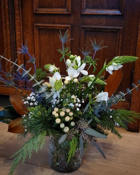 Winter Floral Arrangements For Church, Thistle Arrangement, Thistle Centerpiece, Wedding Edinburgh, Wedding Table Display, Scottish Flowers, Edinburgh Zoo, White Freesia, Winter Floral Arrangements