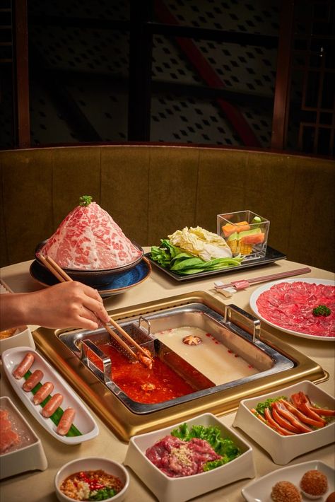 Korean Hotpot, Hotpot Restaurant, Expensive Food, Table Products, Serving Ideas, Hello Darling, Korean Bbq, Suzhou, Chinese Restaurant