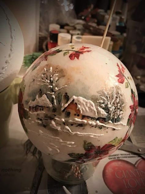 Diy Decoupage Christmas Ornaments, Fashion Christmas Tree, Fancy Christmas Ornaments, Christmas Decoupage, Photo Christmas Ornaments, Painted Christmas Ornaments, Handmade Christmas Decorations, Photo Christmas, Painted Ornaments