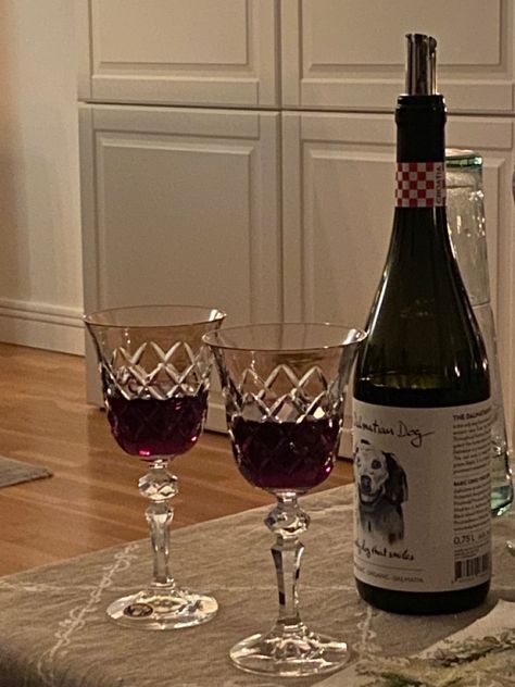 Wine Cups Aesthetic, Cheap Wine Aesthetic, Italian Wine Aesthetic, Glass Of Red Wine Aesthetic, Red Wine Aesthetic Vintage, Red Wine Glass Aesthetic, Wine Aunt Aesthetic, Wine Glasses Aesthetic, Wine Bottle Aesthetic