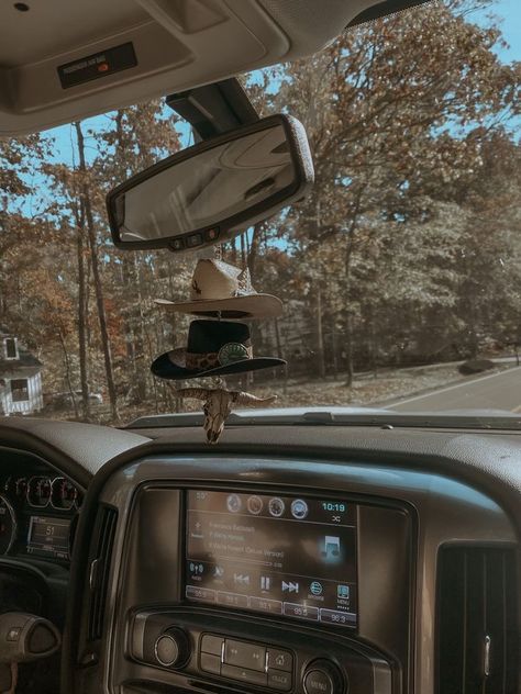 Western Car Aesthetic, Truck Guy Aesthetic, Inside Truck Aesthetic, Truck Asethic, Truck Decorations Interior Western, Western Truck Decor, Western Jeep Accessories, Car Accessories Western, Western Athstetic