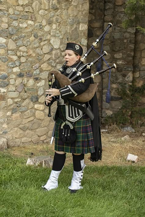 Backyard Rehearsal Dinner, Music Poses, Highland Bagpipes, Irish Kilt, Kilts For Men, National History Museum, Celtic Ireland, Scottish Dress, Musical Notation