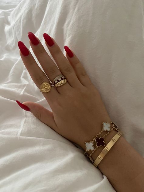 Red Van Cleef Bracelet, Red Van Cleef, Van Cleef Bracelet Stack, Van Cleef Stack, White Van Cleef, Cartier Love Ring Stack, Van Cleef Aesthetic, Women Bracelets Gold, Cleef And Arpels Jewelry