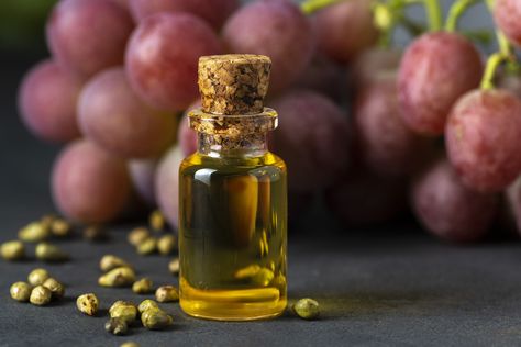 Flatten Belly, Grape Seed Oil, Anti Aging Remedies, Diy Anti Aging, Crepey Skin, Cooking Oils, Fruit Salad Recipes, Grape Seed Extract, Oil Mix