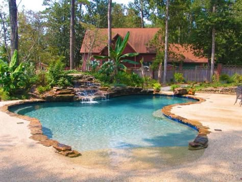 Beach style swimming pools are gorgeous water features that add unique look and comfort to modern yards Vinyl Swimming Pool, Ideas De Piscina, Garden Design Ideas On A Budget, Gunite Swimming Pool, Beach Entry Pool, Modern Pool, Pool Backyard, Diy Swimming Pool, Backyard Beach