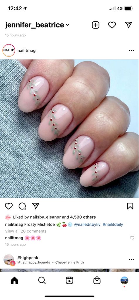 Nail Art Noel, December Nails, Christmas Gel Nails, Gold Nail, Her Nails, Festival Nails, New Year's Nails, Xmas Nails, Christmas Nail Designs