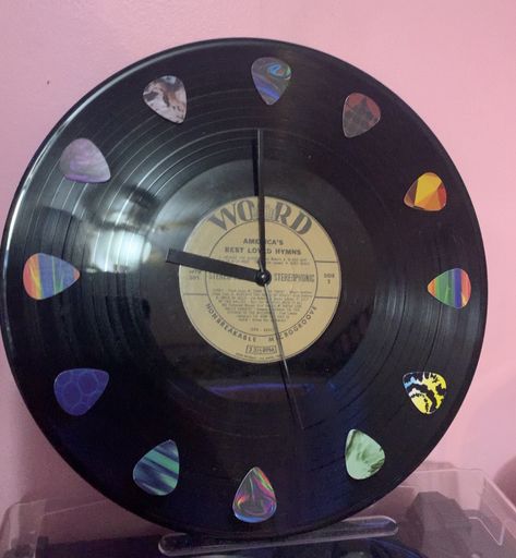 Vibey Room Wall Clocks, Hippie Room Wall Clocks, Vinyl Bowls Old Records, Music Clock, Band Room, Record Clock, Indie Room Decor, Indie Room, Music Wall