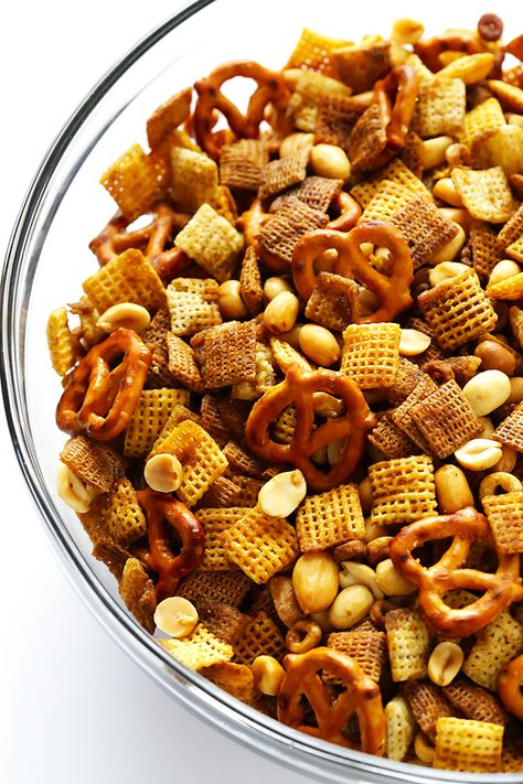 This Extra-Bold Chex Mix recipe is made just the way I like it -- with lots of extra sauce. Such a great snack or party appetizer! | gimmesomeoven.com Bold Chex Mix Recipe, Homemade Chex Mix Recipe, Homemade Chex Mix, Chex Mix Recipe, Zesty Sauce, Chex Mix Recipes, Gimme Some Oven, Snack Mix Recipes, Thanksgiving Appetizers