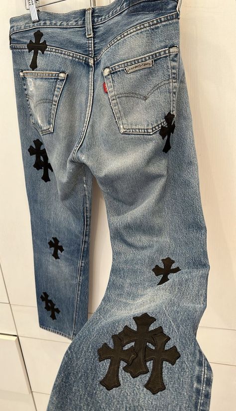 Chrome Heart Jeans, Spray Paint Fashion, Chrome Hearts Jeans, Jojo Oc, Fire Jeans, Paint Fashion, Custom Jeans Diy, Pants Inspiration, Heart Jeans