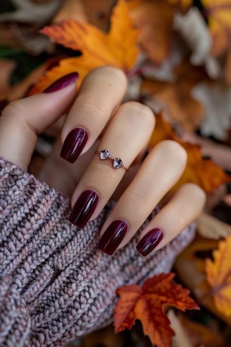 From Matte to Metallics: 17 Fall Nail Color Ideas You Can't Miss Moody Nails, Autumn Fall Nails, November Nails Colors, Nagellack Trends, November Nails, Nail Color Trends, Fall Nail Trends, Fall Gel Nails, Cute Nails For Fall