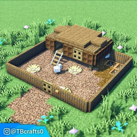 Minecraft House Inspiration, Minecraft Chicken, Construction Minecraft, Case Minecraft, Minecraft Decoration, Rumah Minecraft Sederhana, Bangunan Minecraft, Minecraft Farm, Minecraft House Plans