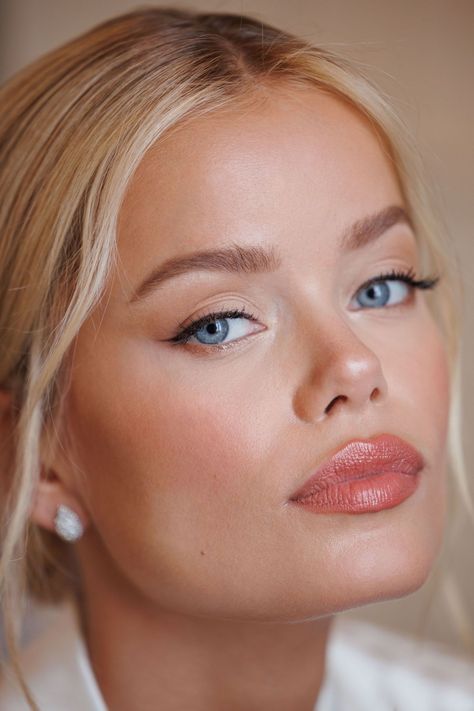 Wedding Makeup Blonde, Portofino Wedding, Bridal Makeup For Blue Eyes, Natural Eyeshadow Looks, Make Up Sposa, Wedding Makeup For Blue Eyes, Timeless Makeup, Frida Aasen, Wedding Makeup Tutorial