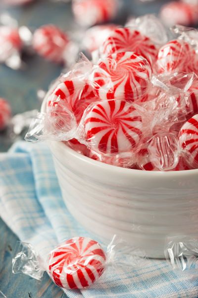 Candy Candy Photography, White Candy, Peppermint Candy, Candy Shop, Christmas Candy Cane, Sweet Candy, Candy Canes, Strawberry Shortcake, Christmas Candy