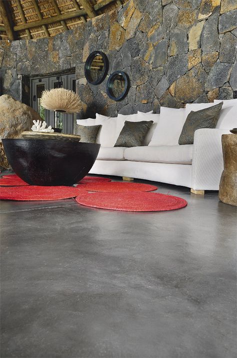 Cement Floor Ideas, Cemcrete Floors, Concrete Living Room, Concrete Floors Living Room, Cement Flooring, Brick Ranch Houses, Cement Home, Wood House Design, Floor Concrete