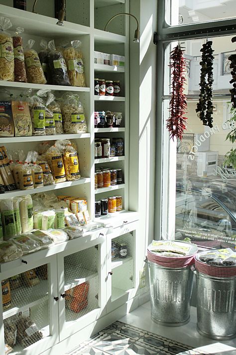 Small Food Shop, Deli Decor, Deli Design, Deli Shop, Food Grocery, Grocery Store Design, Gourmet Food Store, Health Food Store, Concrete Tiles