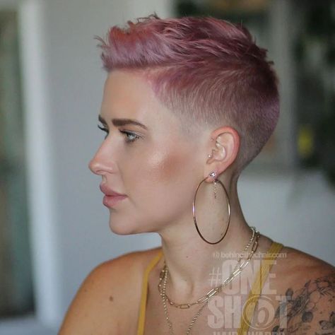 @shavedhairlovers • Instagram-foto's en -video's Fade Haircut Women, Low Taper Fade Haircut, Messy Pixie Haircut, Short Textured Hair, Short Hair Tomboy, Textured Haircut, Taper Fade Haircut, Tapered Haircut, Taper Fade