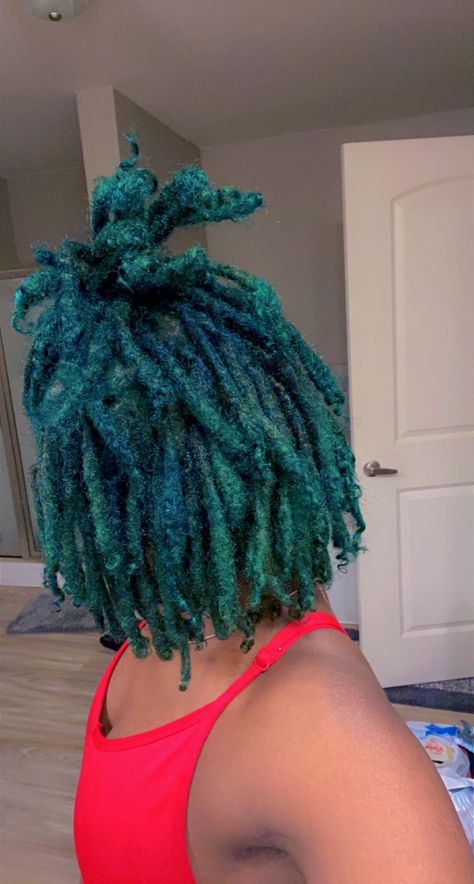 Turquoise Blue Hair Colour, Turquoise Locs Black Women, Green And Blue Locs Black Women, Blue Green Locs Black Women, Dark Green Locs Black Women, Dyed Faux Locs, Dread Hair Color Ideas, Teal Locs Black Women, Blue Dreads Black Women