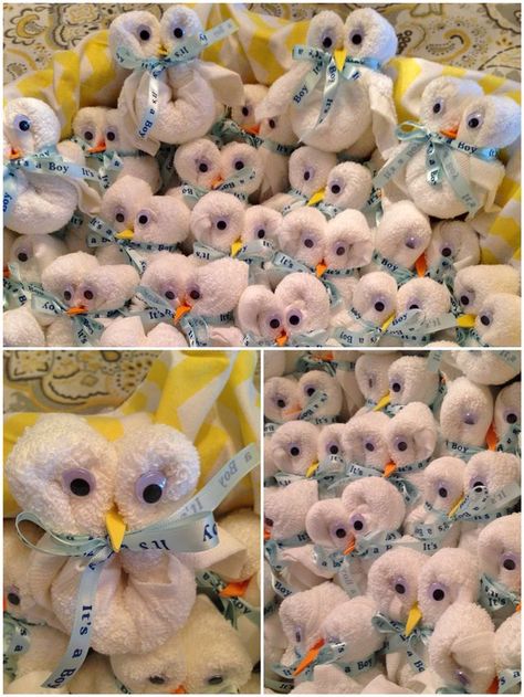 Washcloth Animals, Washcloth Crafts, Baby Shower Favors Diy, Towel Folding, Diaper Cake Ideas, Towel Animals, Nappy Cakes, Folding Origami, Owl Baby Shower