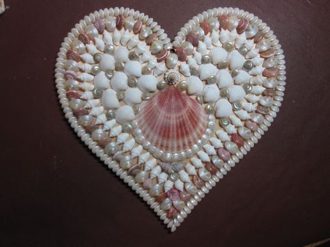 Valentine Shell Art, Heart Shaped Shell Art, Seashell Butterfly Shell Art, Shell Heart On Wood, Seashell Heart, Shell Heart, Sea Shells Diy, Multicolor Vacation Shell-shaped Shell, Beach Themed Crafts