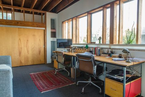 Photo 8 of 12 in Peek Inside the Frank Gehry Rental of an Emerging L.A. Furniture Designer - Dwell Eames Desk, Eames Storage Unit, Desk And Storage, Desk Units, Adirondack Chair Plans Free, Tiny Desks, Eames Office, Arm Chair Styles, Leather Dining Room Chairs