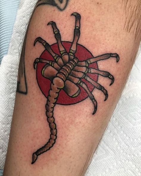 Traditional Tattoo Arrow, Alien Tattoo Xenomorph, Harry Tattoos, Tato Tradisional, Movie Tattoo, Movie Tattoos, Alien Tattoo, Creepy Tattoos, Spooky Tattoos