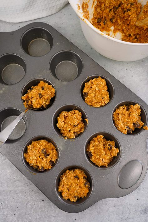 Pumpkin Oatmeal Bites: A Healthy and Delicious Snack Pumpkin Oatmeal Bites, Pumpkin Oatmeal Energy Bites, Pumpkin Oat Bites, Yummy Oatmeal, Low Calorie Pumpkin, Oatmeal Energy Bites, Baked Pumpkin Oatmeal, Oatmeal Bites, Pumpkin Oats