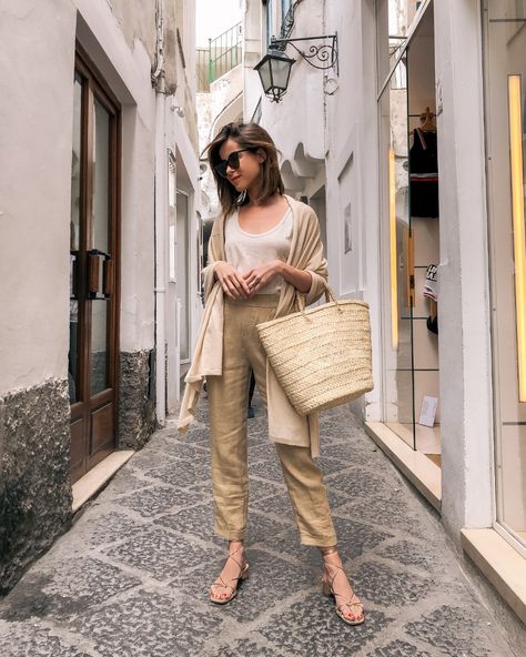 My #OOTD on May 21, 2019 - The Style Bungalow Italy Street Style, Stephanie Hill, Parisian Style Summer, The Style Bungalow, Natural Kibbe, Style Bungalow, Spain Summer, Italy Street, Italian Street