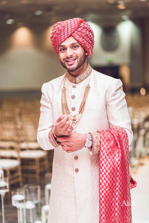 Wedding Boy Poses Photography, Men Wedding Photoshoot, Indian Wedding Groom Poses, Dulha Single Pose Wedding Photos, Groom Single Poses Indian Wedding, Wedding Boy Poses, Singal Dulha Pose, Dulha Photo, Groom Poses Indian Wedding