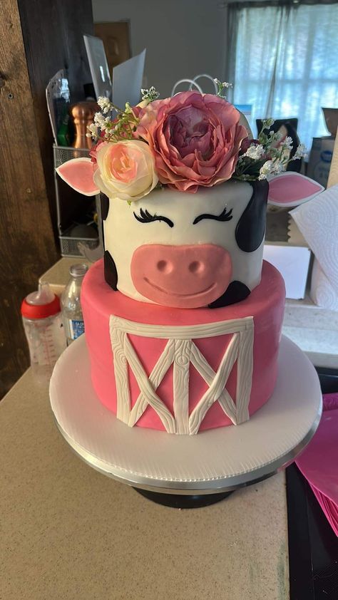 Pink Cow Print Cake, Cow Print Cakes, Cow Birthday Cake, Baby Girls 1st Birthday, Second Birthday Cakes, Cow Cake, Animal Themed Party, Baby Shower Cake Ideas