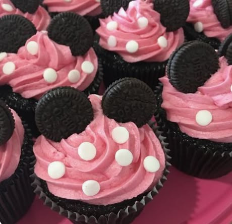 Cupcakes Minnie Mouse, Γενέθλια Mickey Mouse, Minnie Mouse Birthday Theme, 12 Cake, Minnie Mouse Theme Party, Twodles Birthday, Minnie Mouse Birthday Party Decorations, Birthday 12, Minnie Mouse First Birthday